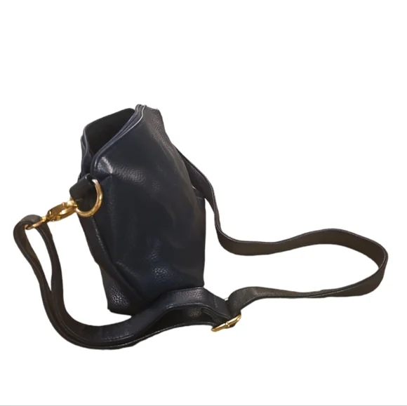 Crossbody Leather Bag.Classic Design. - Picture 3 of 6